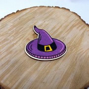 Деревянный брелок "Ведьмина шляпа" 